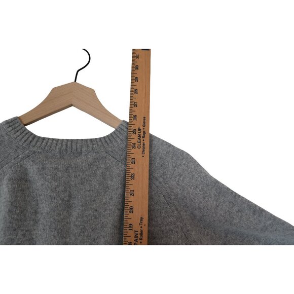 Uniqlo Gray Wool Blend Crewneck Sweater Size M Academia Minimalist Preppy - Picture 7 of 8